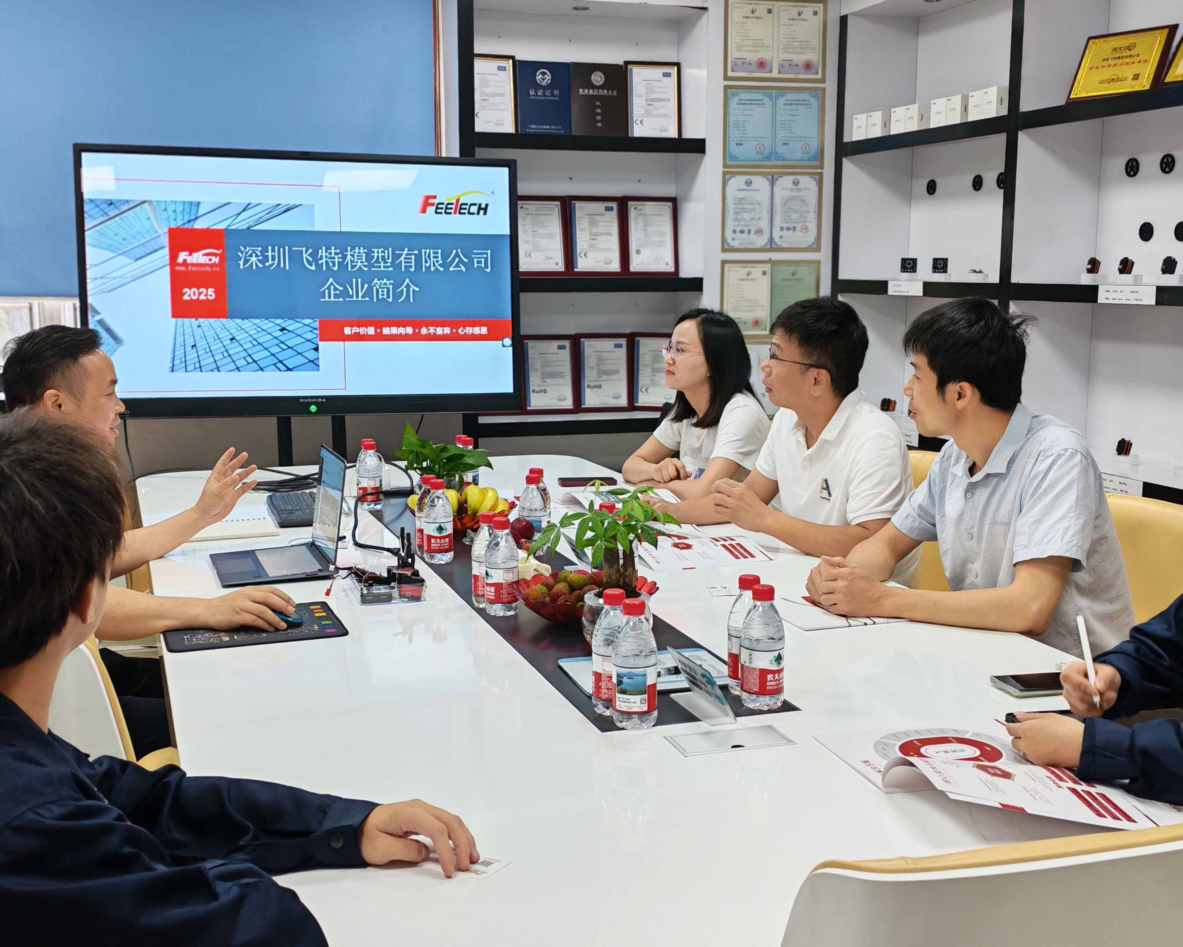 广东科学技术职业学院机器人学院苏江教授莅临飞特模型指导,共探舵机核心价值